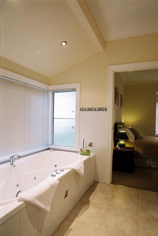 Waverley House Cottages Lakes Entrance Εξωτερικό φωτογραφία