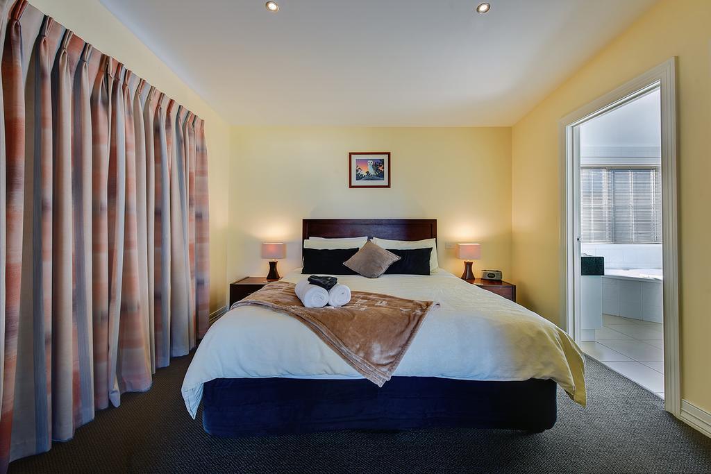 Waverley House Cottages Lakes Entrance Εξωτερικό φωτογραφία